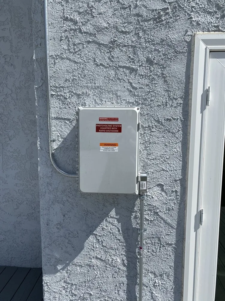 Trusted circuit breaker repair in ,  by A&G Electric Company