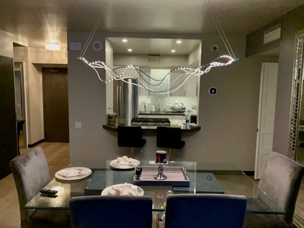 Emergency electrician providing circuit breaker repair in ,