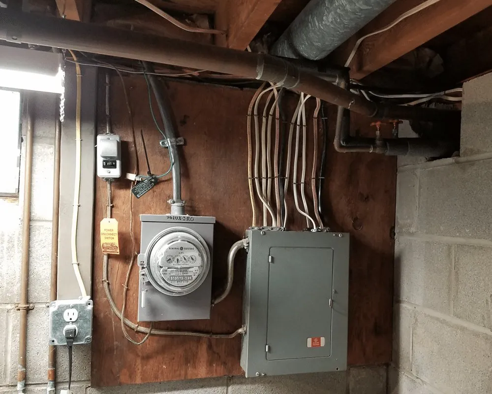 Professional electrician providing lighting installation in , 