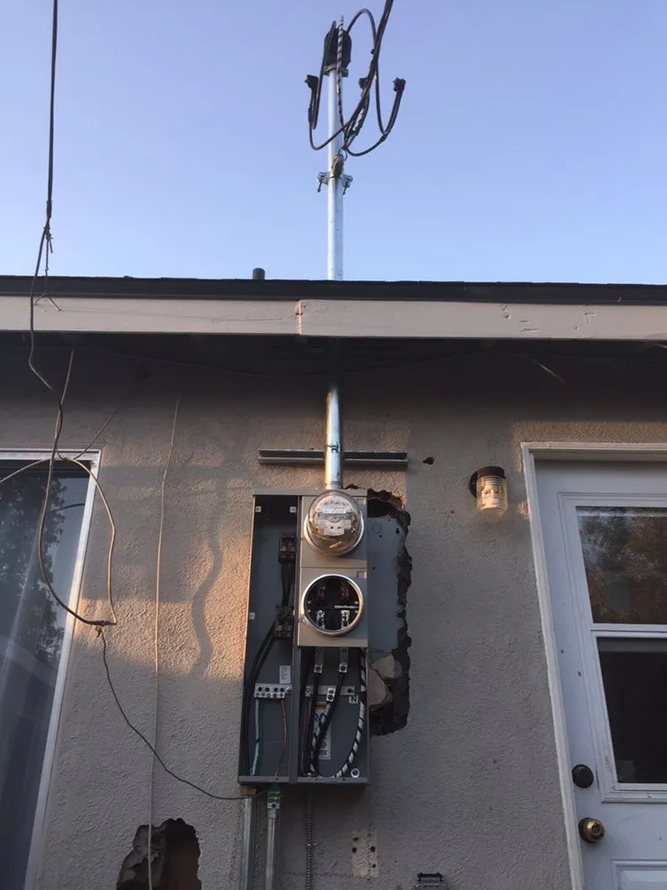 Slide of Aguilar Brother’s Electric