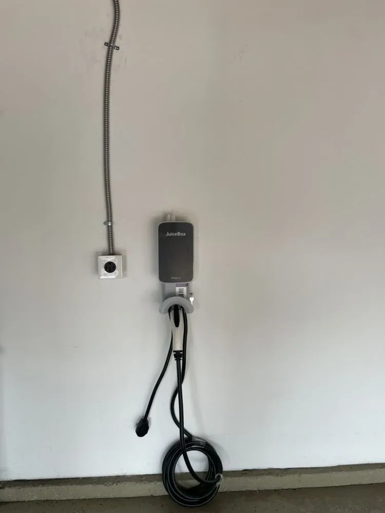 Professional electrical service for homes in lighting installation,  by 