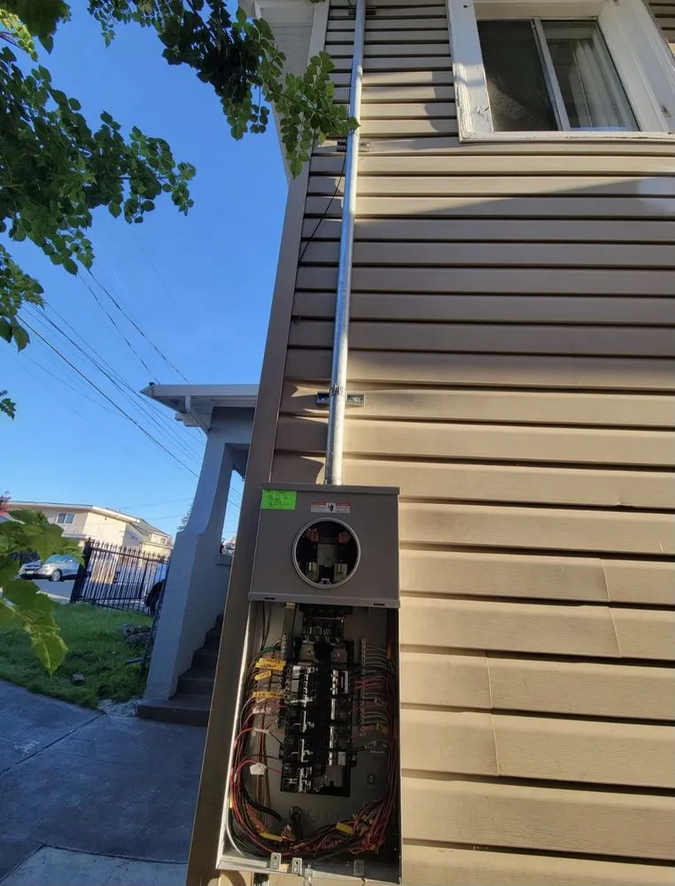 Slide of AGUINAVA Electric