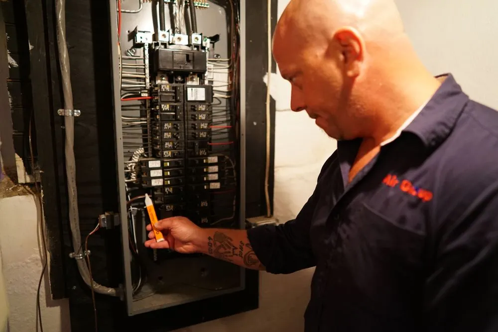 Professional electrician providing electrical repair in Whippany, NJ - Air Group