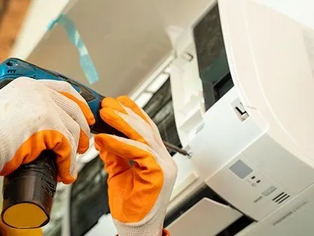 Slide of Air Technicians