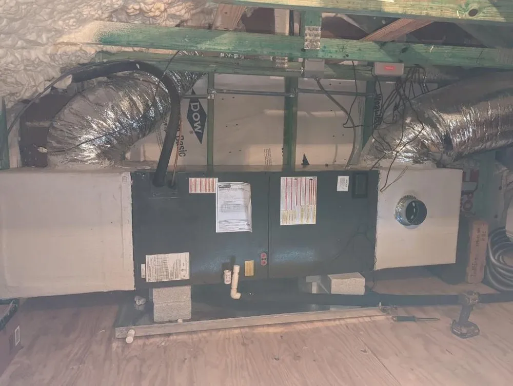 Slide of Air Technicians