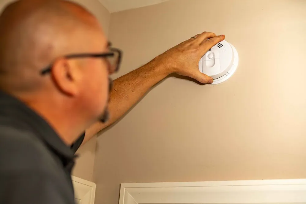 Certified electrical service for homes in lighting installation,  by 