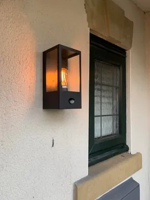 Airwaves Electrician Logo