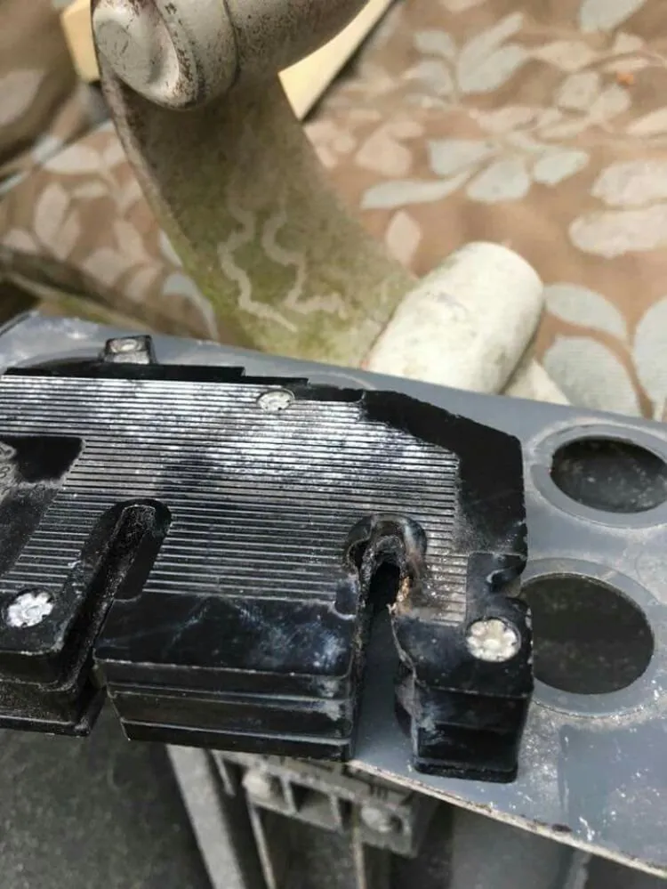 Slide of Aivaz Electric