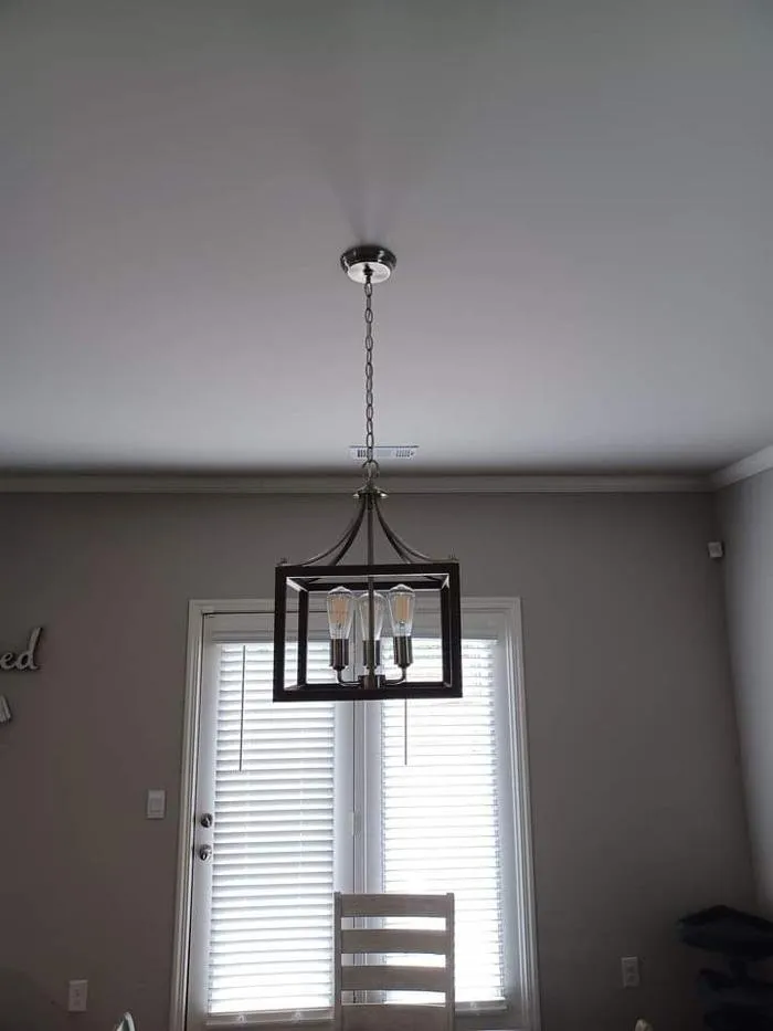 Affordable electrician providing electrical repair in ,