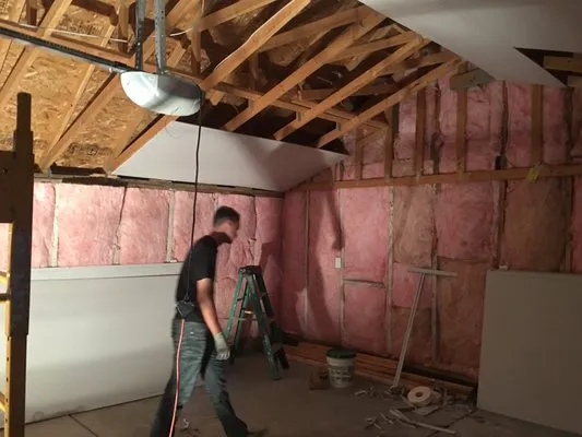 Akeem's Home Maintenance Logo