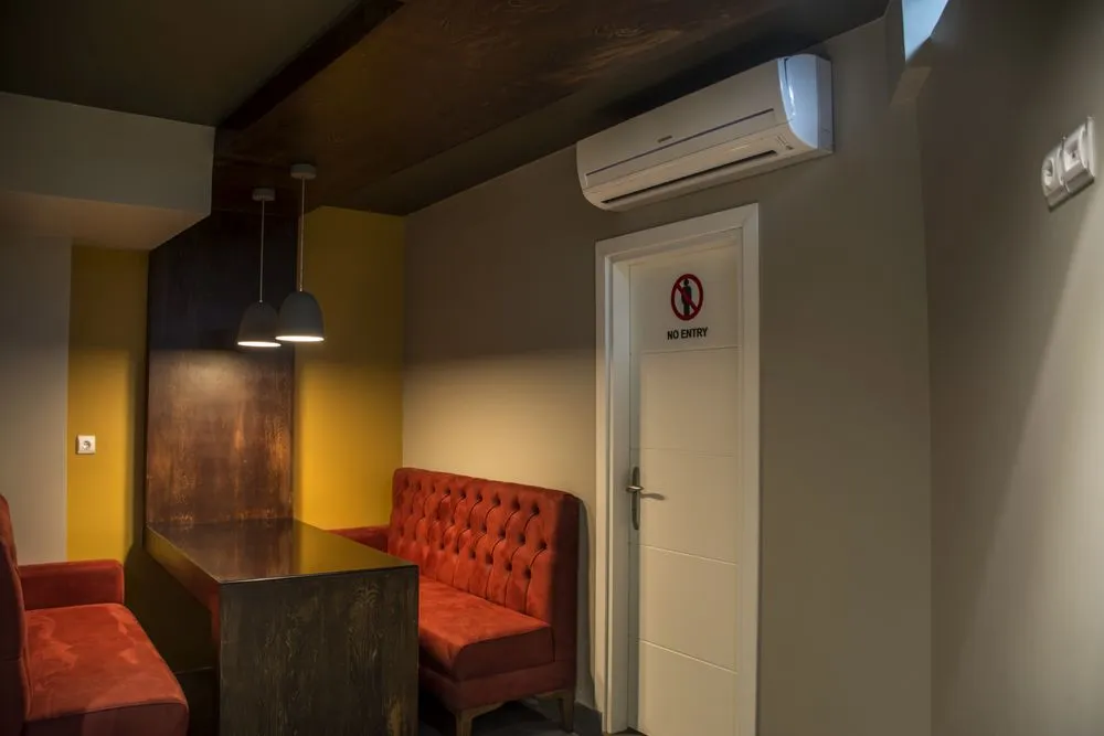 Slide of Akobra Construction