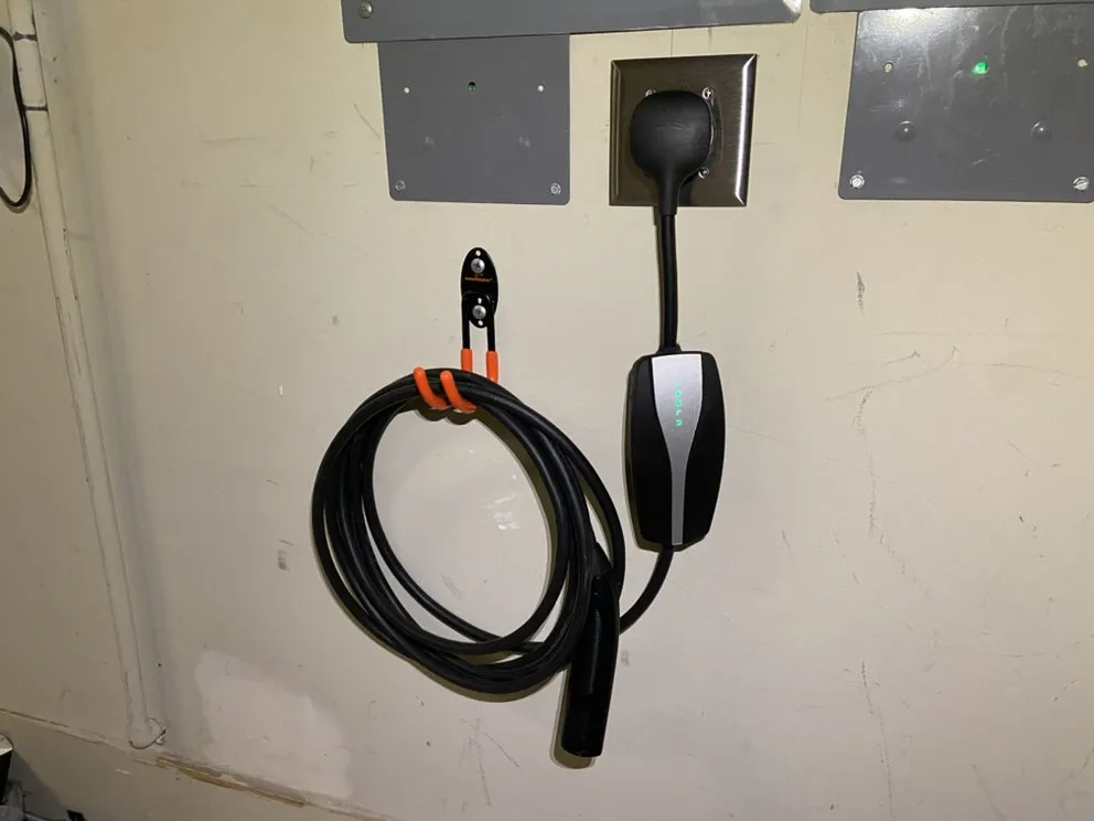 Slide of A&L Electric