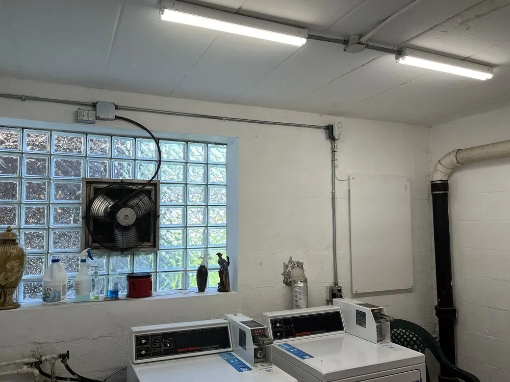 Slide of Alambre Electric