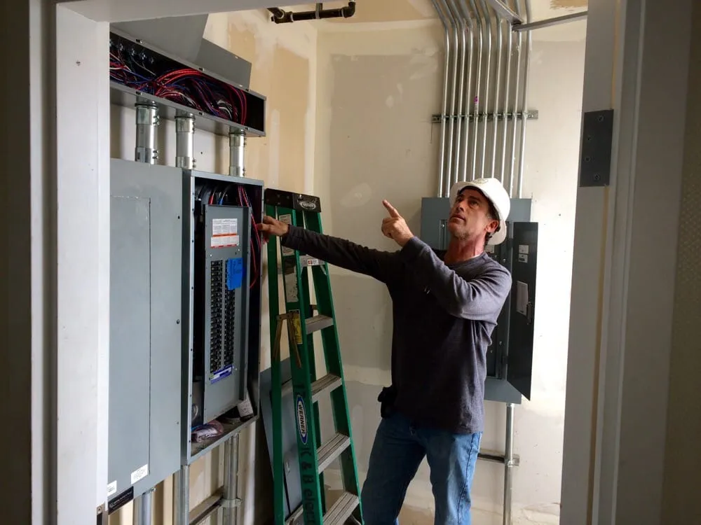 Trusted circuit breaker repair experts serving Venice, CA - Alan Goldberg Contractors