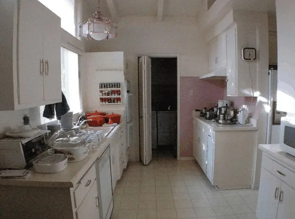 Affordable electrician providing outlet and switch repair in Venice, CA - Alan Goldberg Contractors