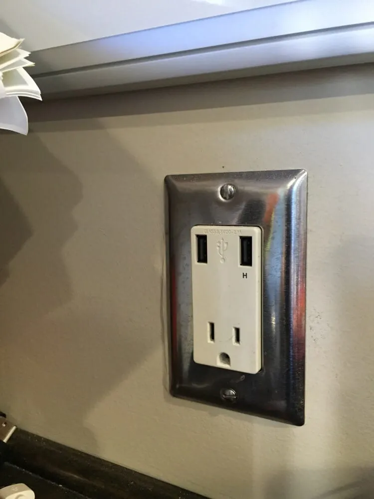 Licensed panel upgrade experts serving Venice, CA - Alan Goldberg Contractors