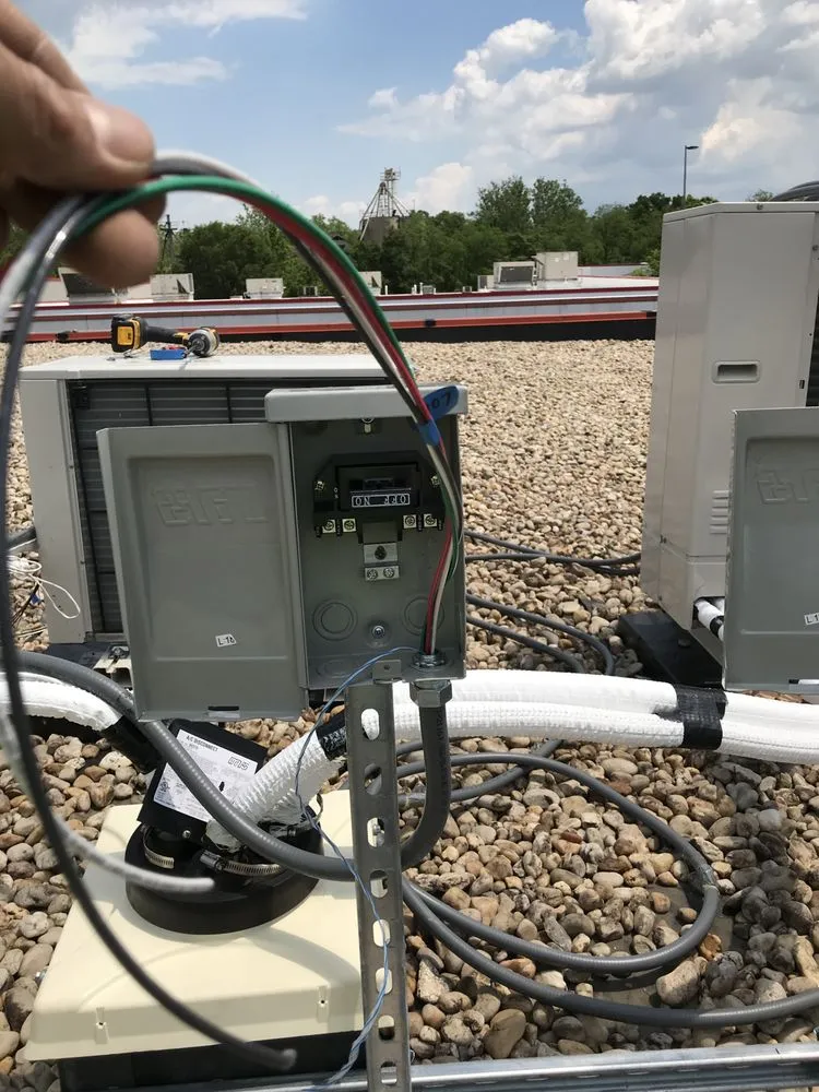 Emergency electrician providing wiring installation in , 