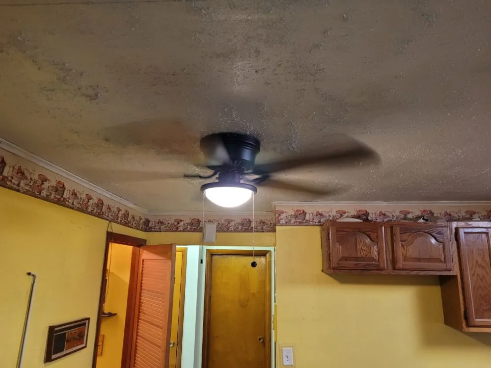 Emergency electrician providing outlet and switch repair in , 