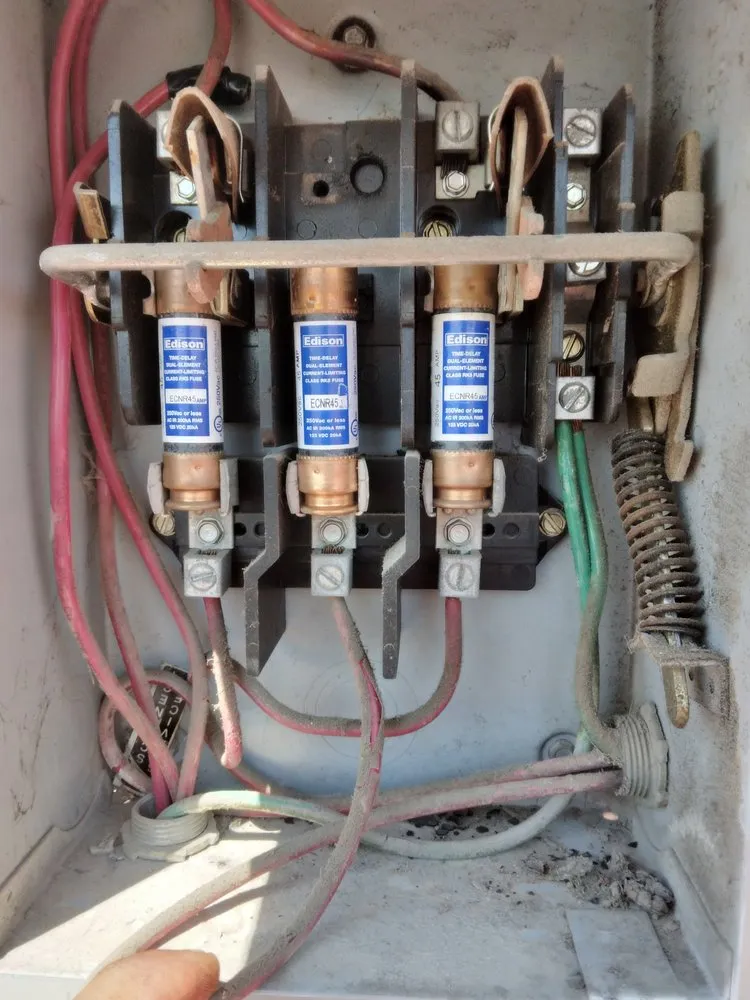 Slide of Albizo Electric