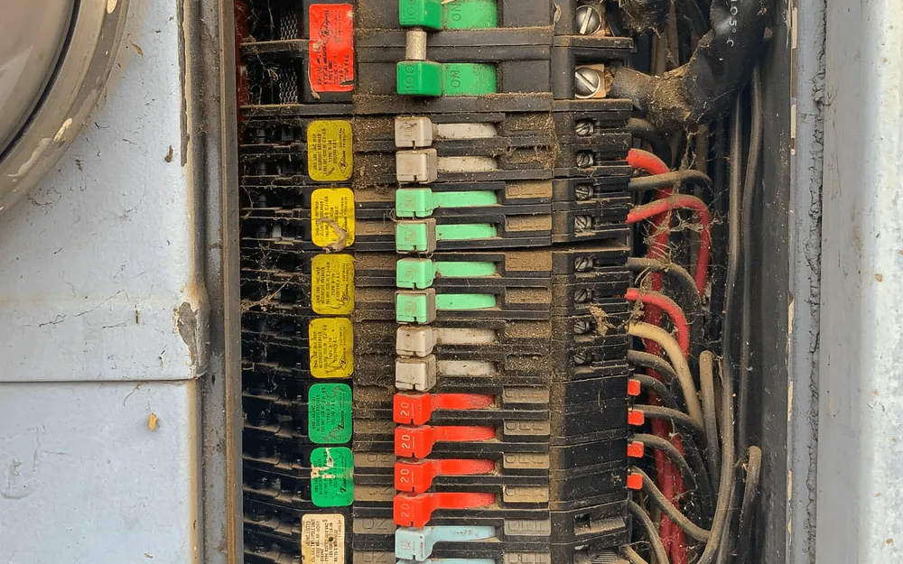 Affordable circuit breaker repair service in ,  - Aleco Electric