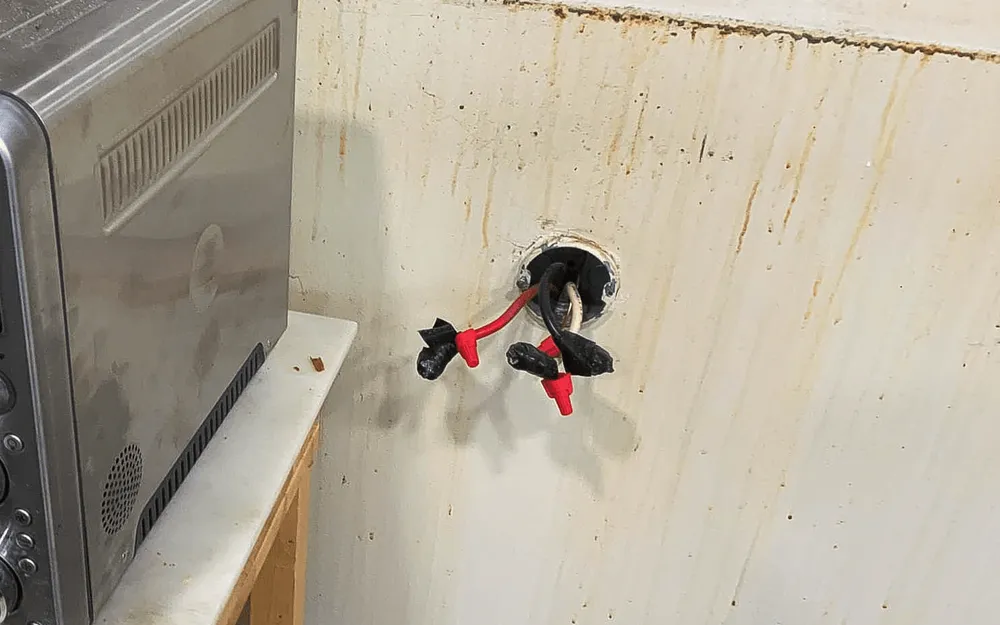 Slide of Aleco Electric