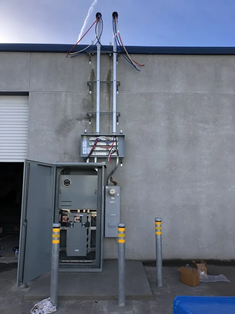 Slide of Alejo Electric