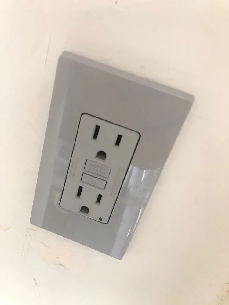 Emergency electrical service for homes in circuit breaker repair, by