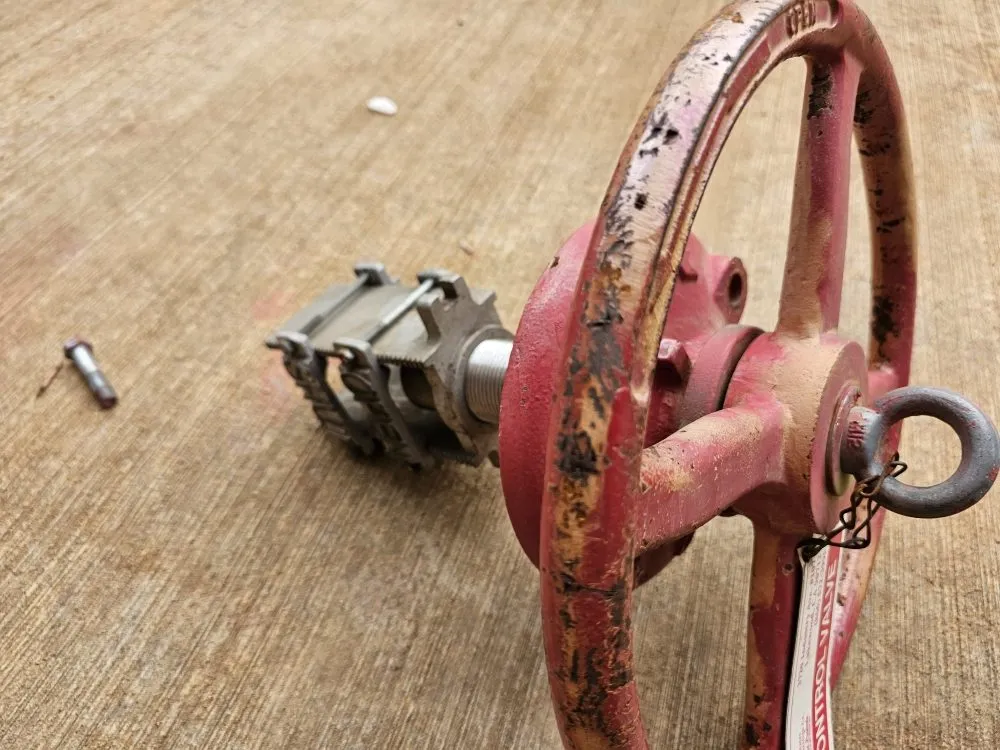 Emergency electrician providing circuit breaker repair in Sylmar, CA - Alert Fire Protection