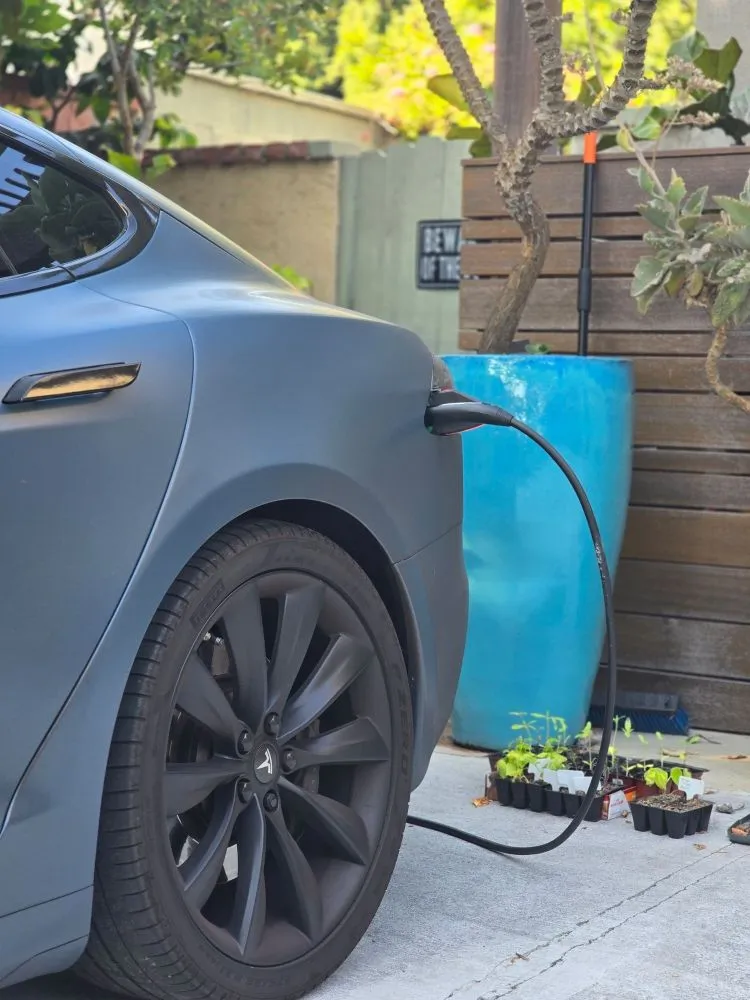 Slide of Alex & Alex Electrical Services