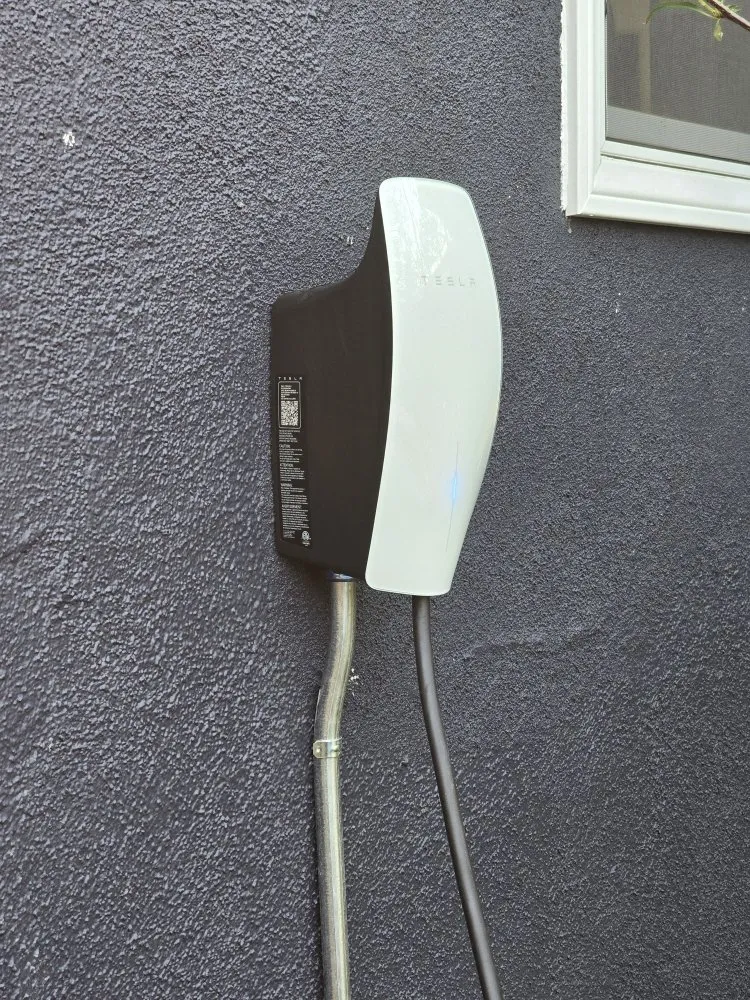 Slide of Alex & Alex Electrical Services