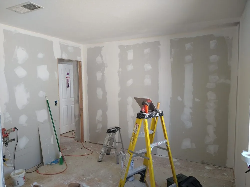 Slide of Alex La Construction