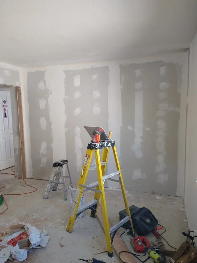 Slide of Alex La Construction