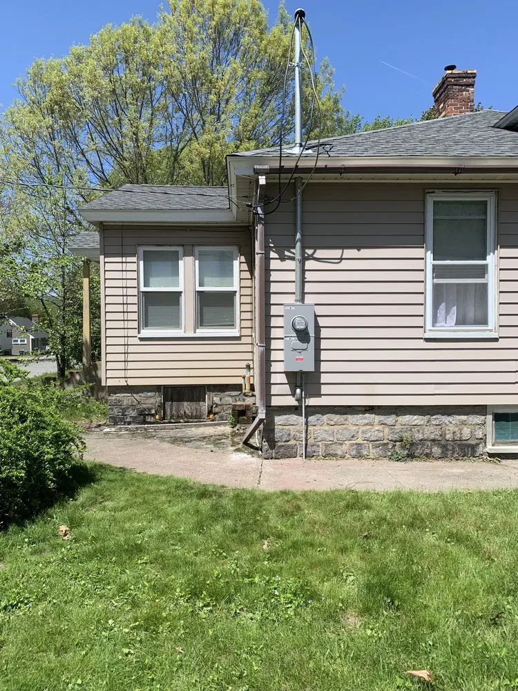 Professional electrician providing wiring installation in , 