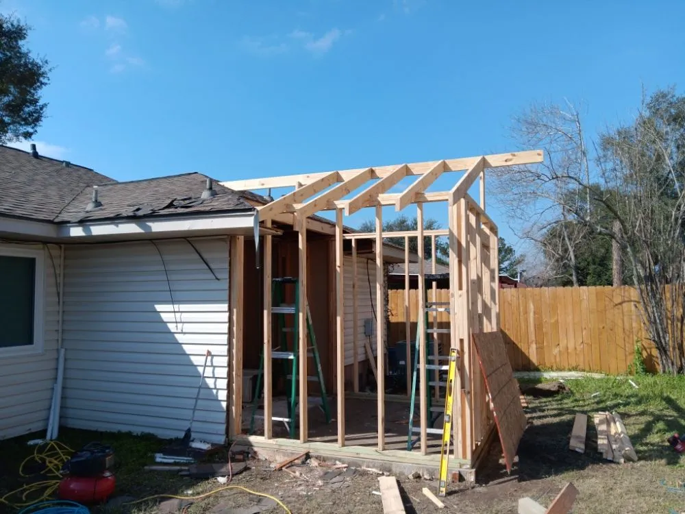 Licensed electrician providing circuit breaker repair in La Porte, TX - Alfa Y Omega Remodeling