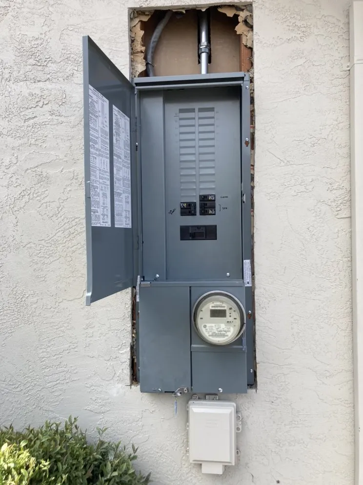 Slide of Alfaro Electrical Service