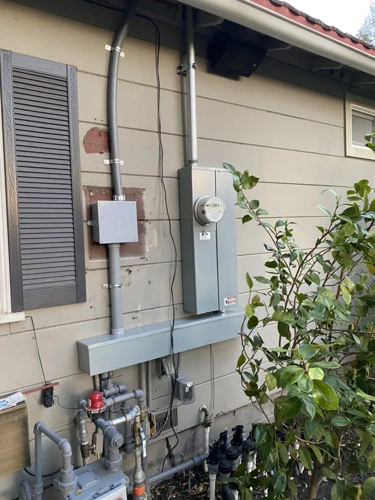 Slide of Alfaro Electrical Service