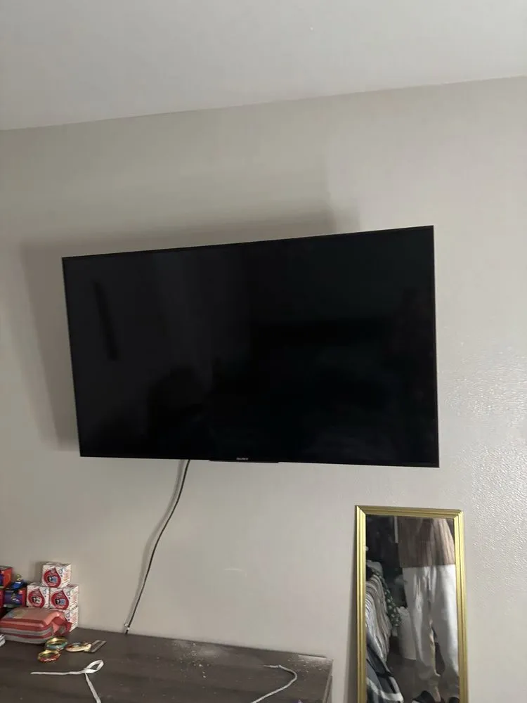 Trusted electrician providing electrical repair in , 