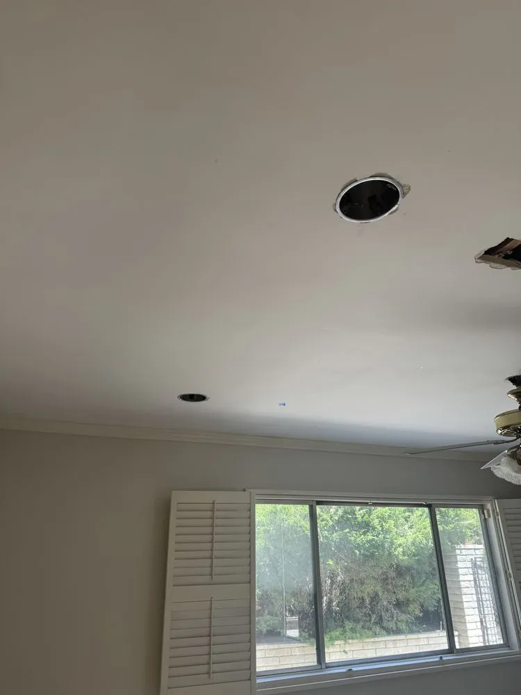 Professional electrician providing outlet and switch repair in Arleta, CA - Alfredo Electric