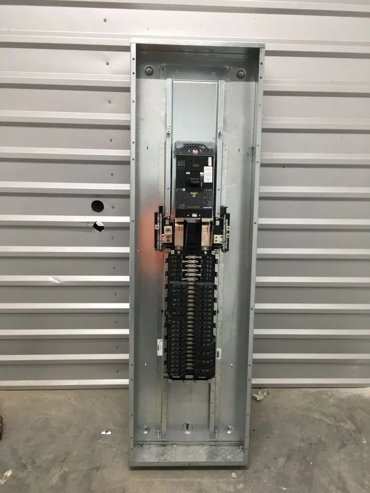 Affordable electrician providing electrical repair in , 