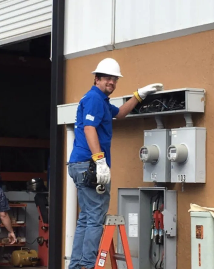 Reliable electrician providing emergency electrical service in Summerfield, FL - All American Air & Electric