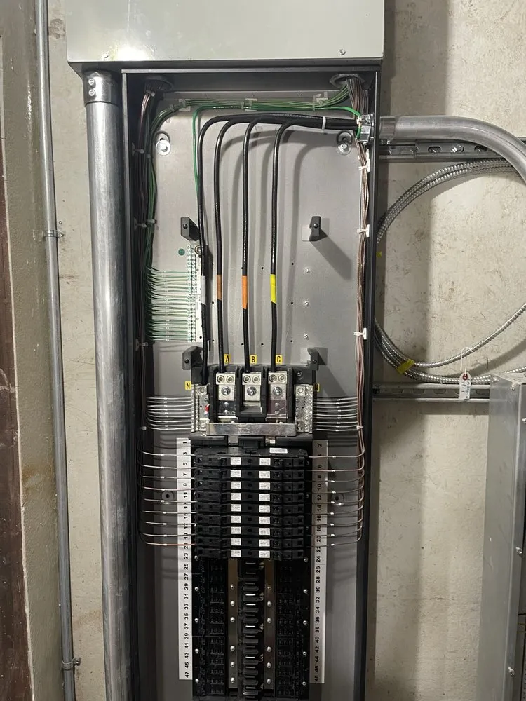 Affordable circuit breaker repair service in ,  - All American electric contractor