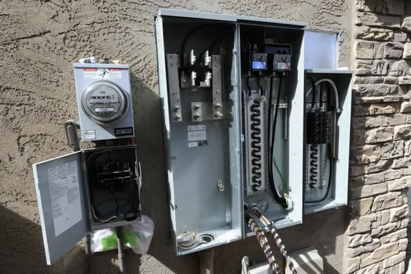 All Amps Electric Logo