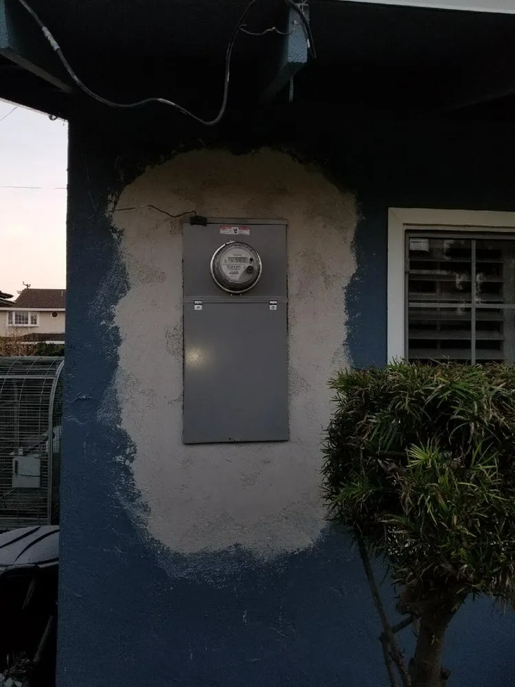 Affordable electrician providing circuit breaker repair in ,