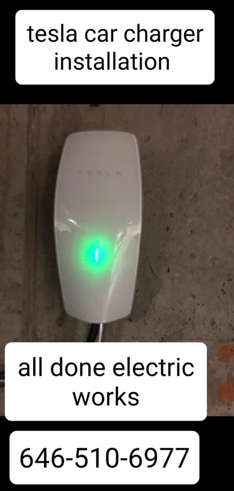 Professional electrician providing circuit breaker repair in , 