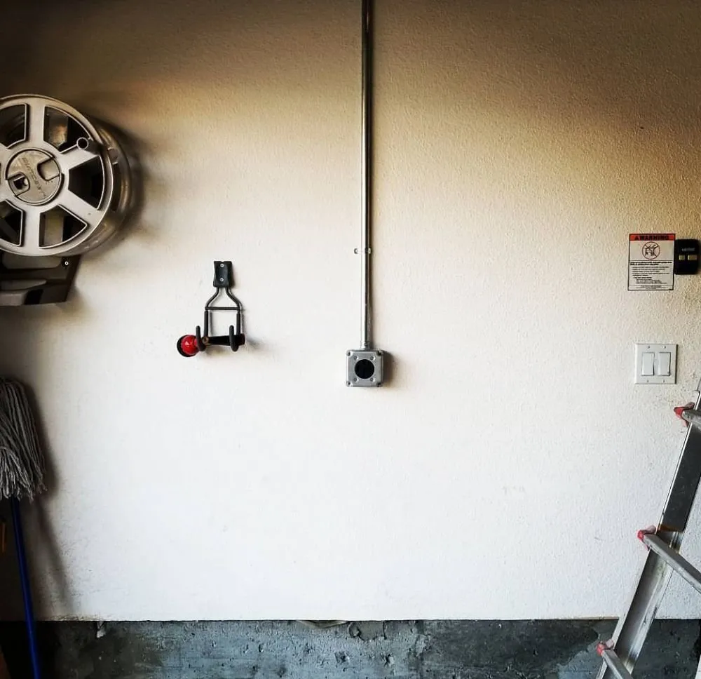 Certified electrician providing electrical repair in ,