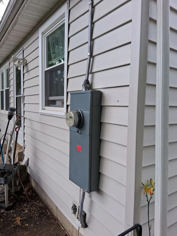 Certified electrician providing wiring installation in , 