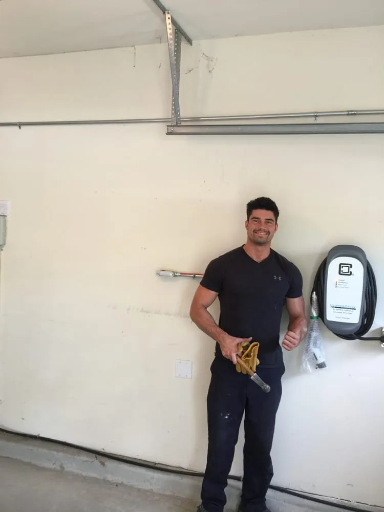 Affordable electrician providing wiring installation in , 