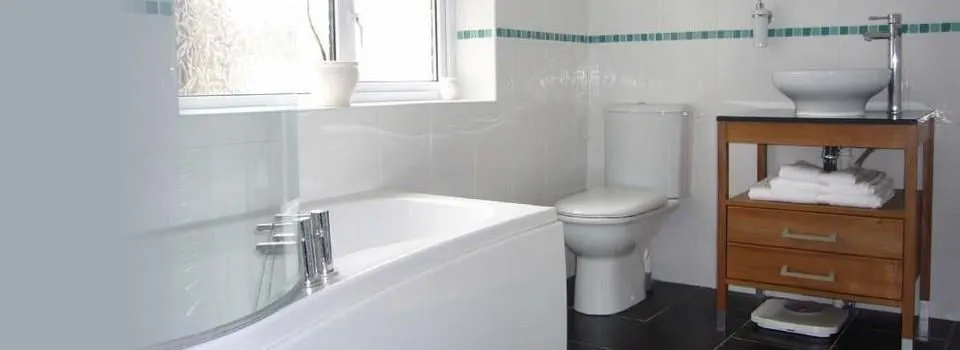 Emergency electrician providing outlet and switch repair in , 