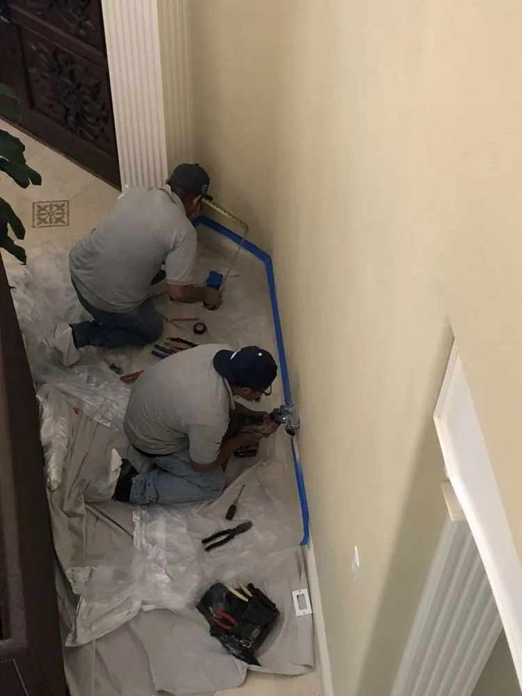 Affordable electrician providing electrical repair in ,