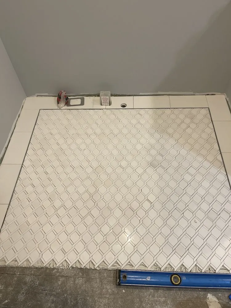 Reliable electrician providing emergency electrical service in , 